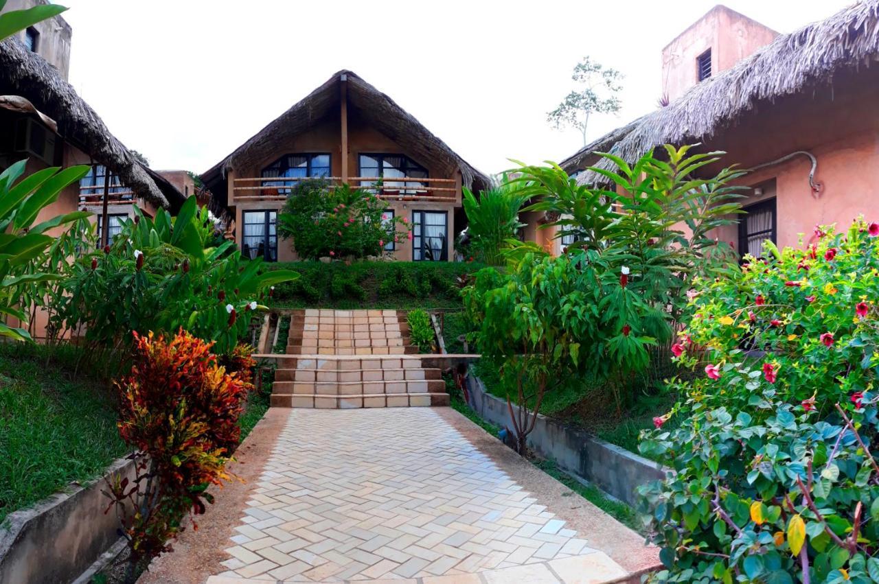 Axkan Palenque, Shows En Vivo & Gastronomia Mar Y Tierra & Travel Agency エクステリア 写真
