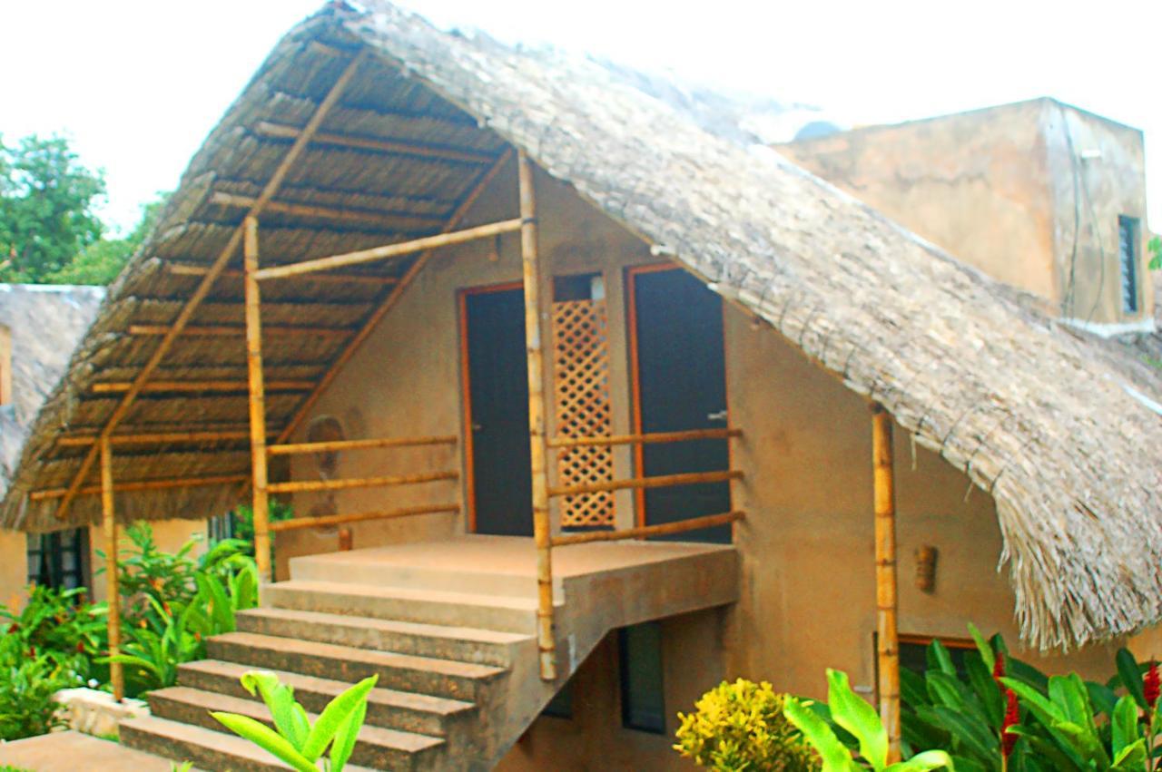 Axkan Palenque, Shows En Vivo & Gastronomia Mar Y Tierra & Travel Agency エクステリア 写真