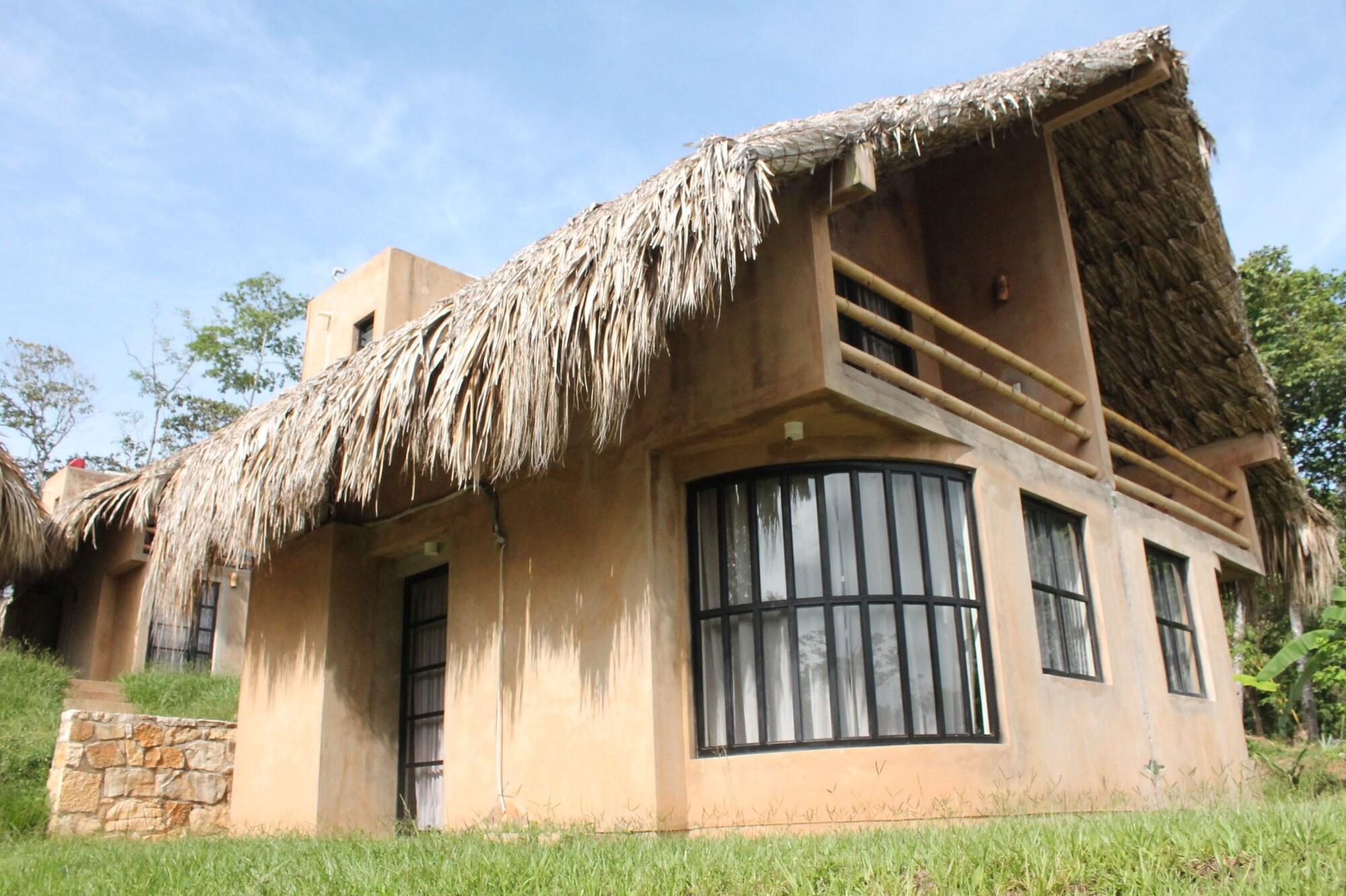 Axkan Palenque, Shows En Vivo & Gastronomia Mar Y Tierra & Travel Agency エクステリア 写真