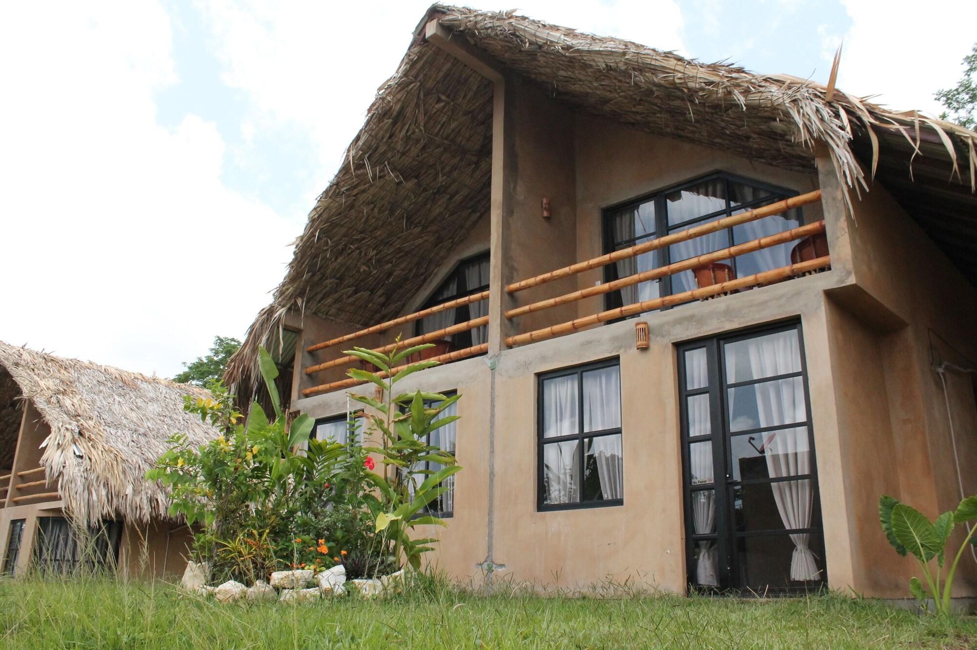 Axkan Palenque, Shows En Vivo & Gastronomia Mar Y Tierra & Travel Agency エクステリア 写真
