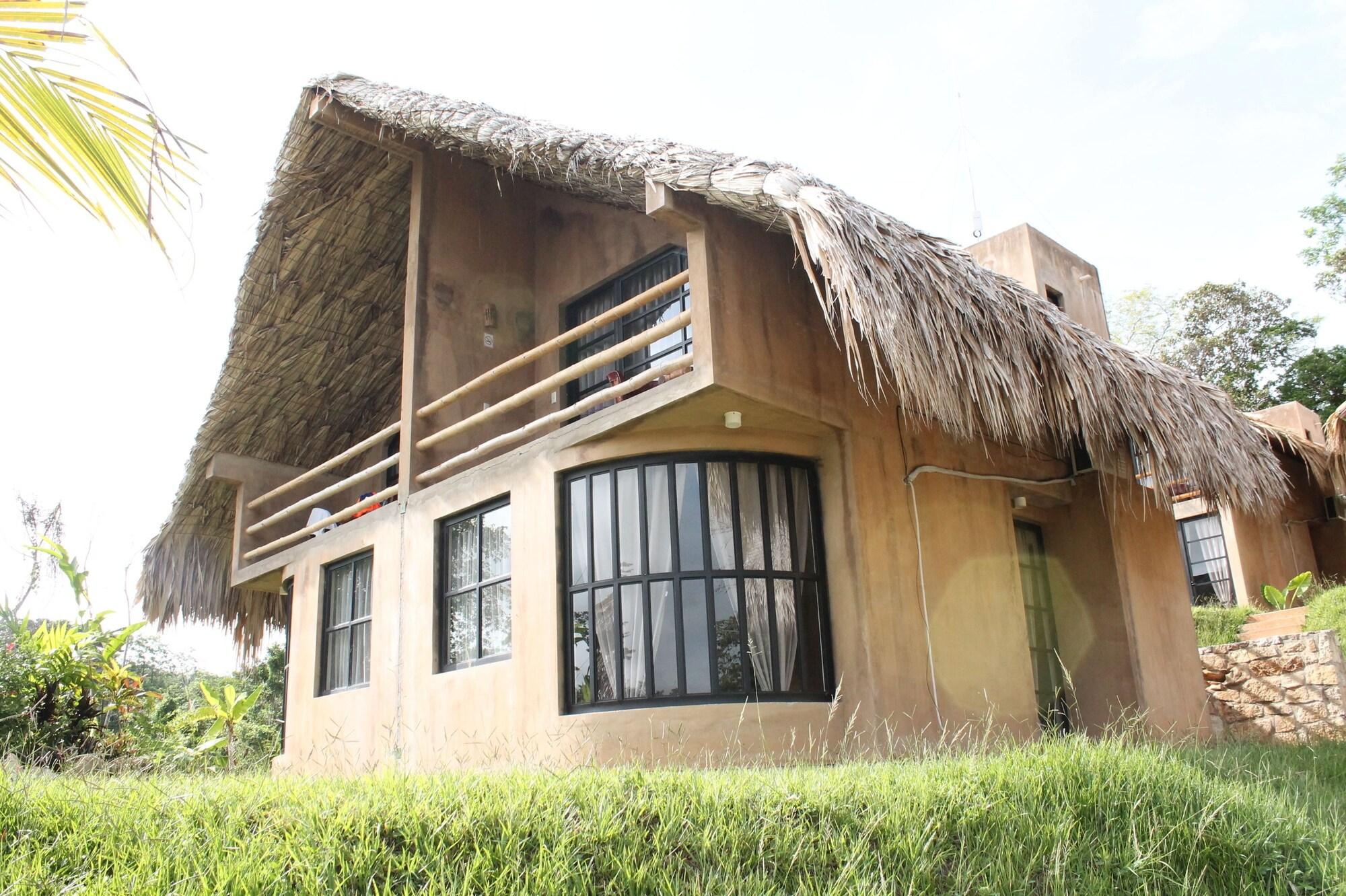 Axkan Palenque, Shows En Vivo & Gastronomia Mar Y Tierra & Travel Agency エクステリア 写真