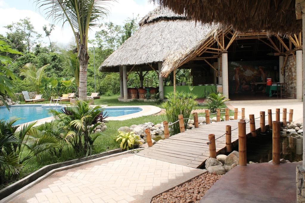 Axkan Palenque, Shows En Vivo & Gastronomia Mar Y Tierra & Travel Agency エクステリア 写真
