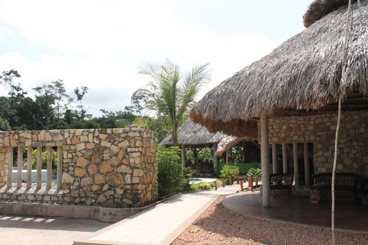 Axkan Palenque, Shows En Vivo & Gastronomia Mar Y Tierra & Travel Agency エクステリア 写真