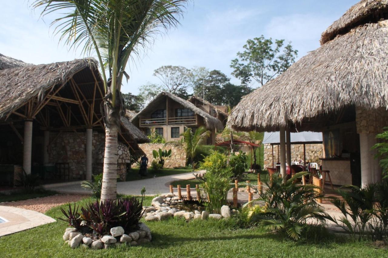 Axkan Palenque, Shows En Vivo & Gastronomia Mar Y Tierra & Travel Agency エクステリア 写真